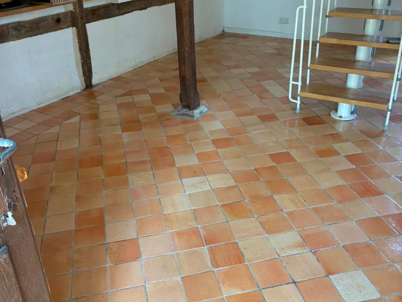Rénovation de tommettes anciennes avec application d'une patine satinée Giorda